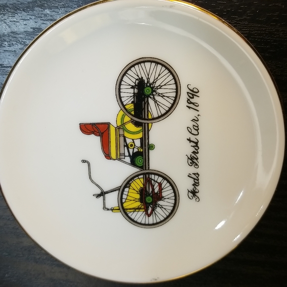 Mid Century Antique Automobile Coaters - Picture 5 of 14